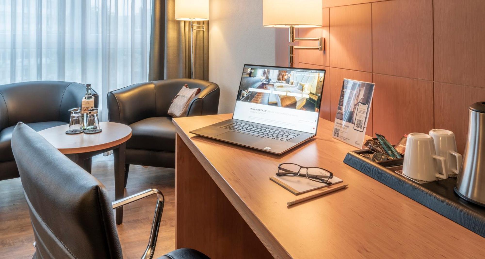 Plaza Premium Koeln Hotel Bagian luar foto