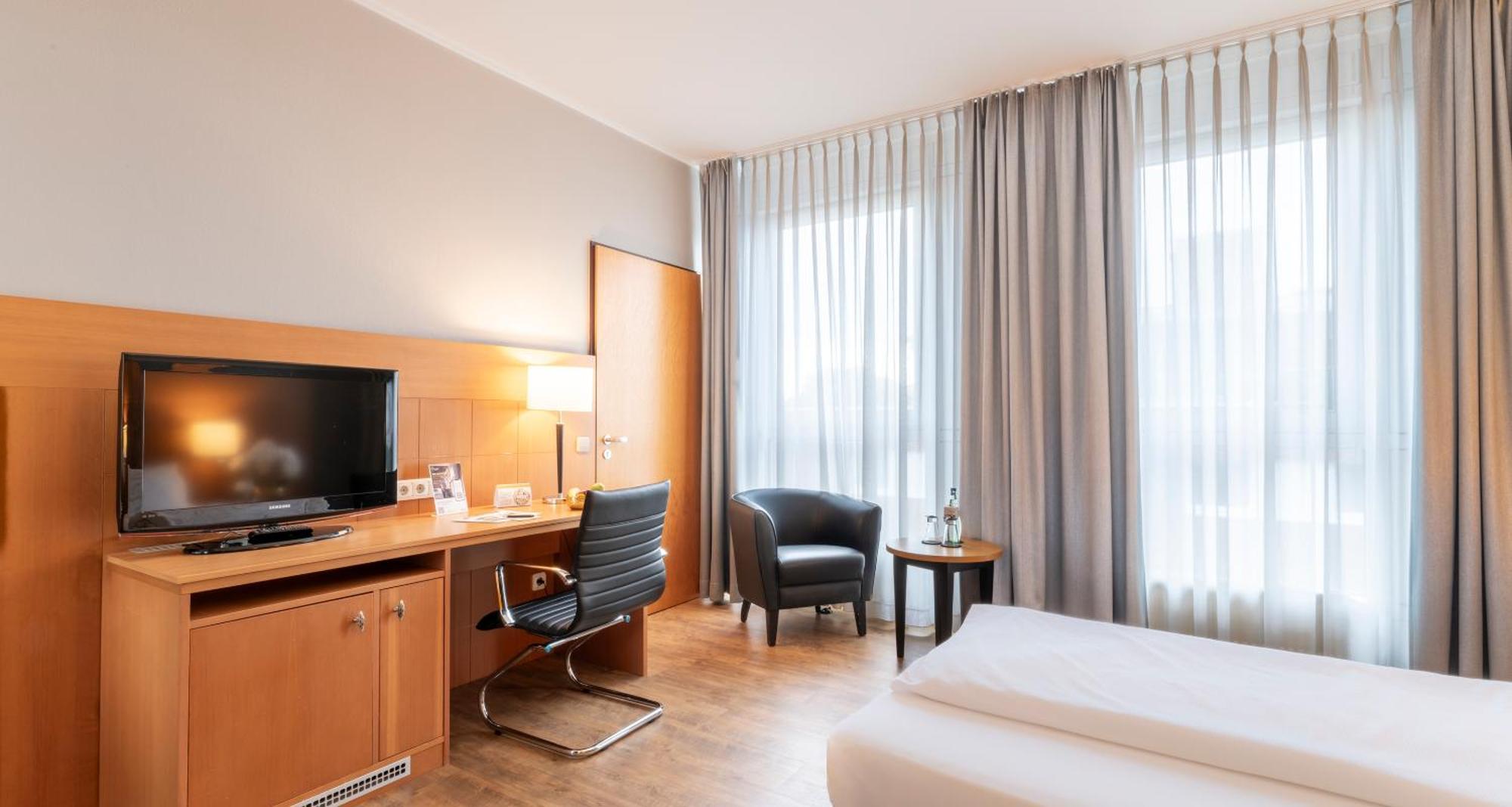 Plaza Premium Koeln Hotel Bagian luar foto