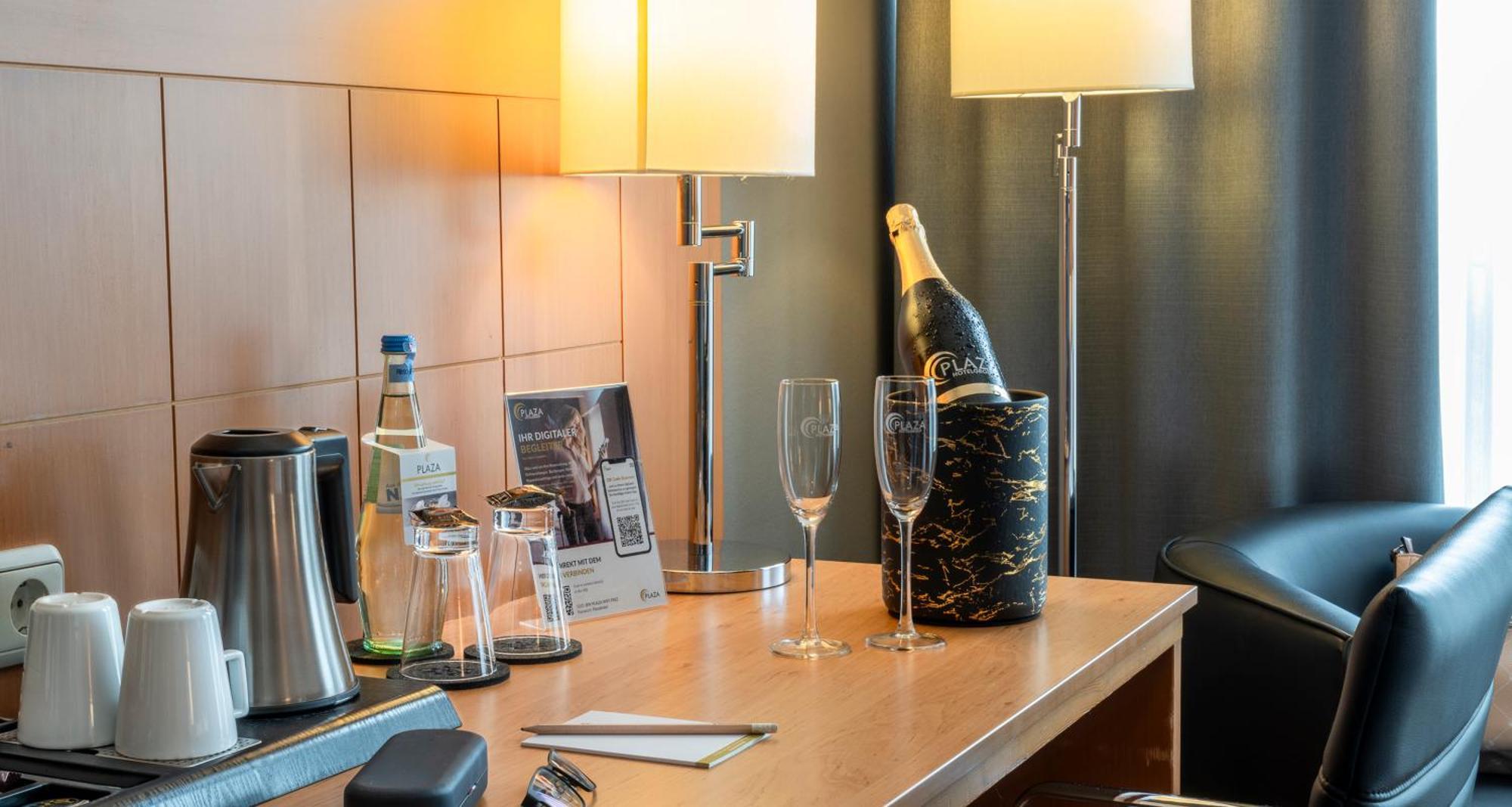 Plaza Premium Koeln Hotel Bagian luar foto