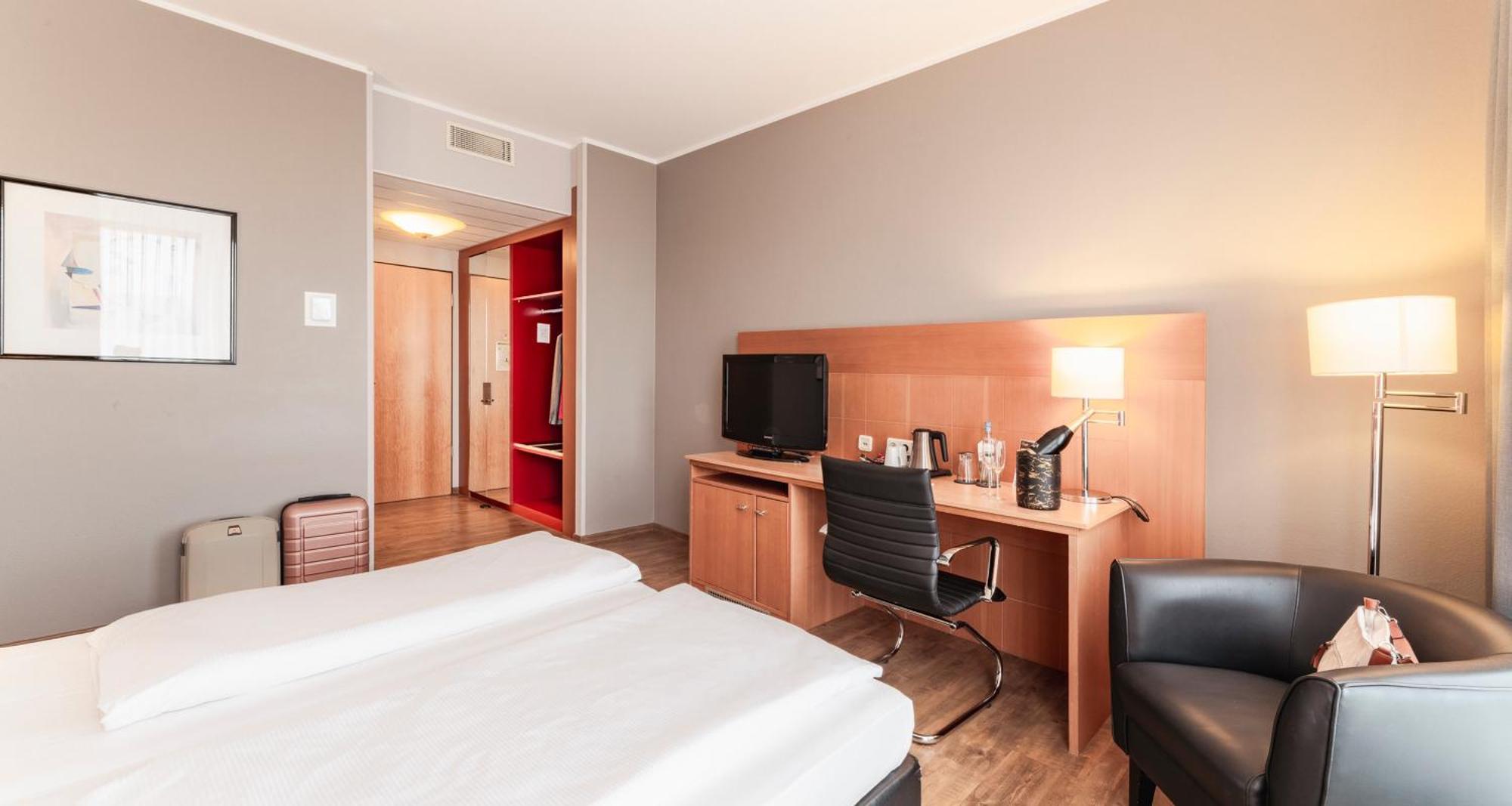 Plaza Premium Koeln Hotel Bagian luar foto