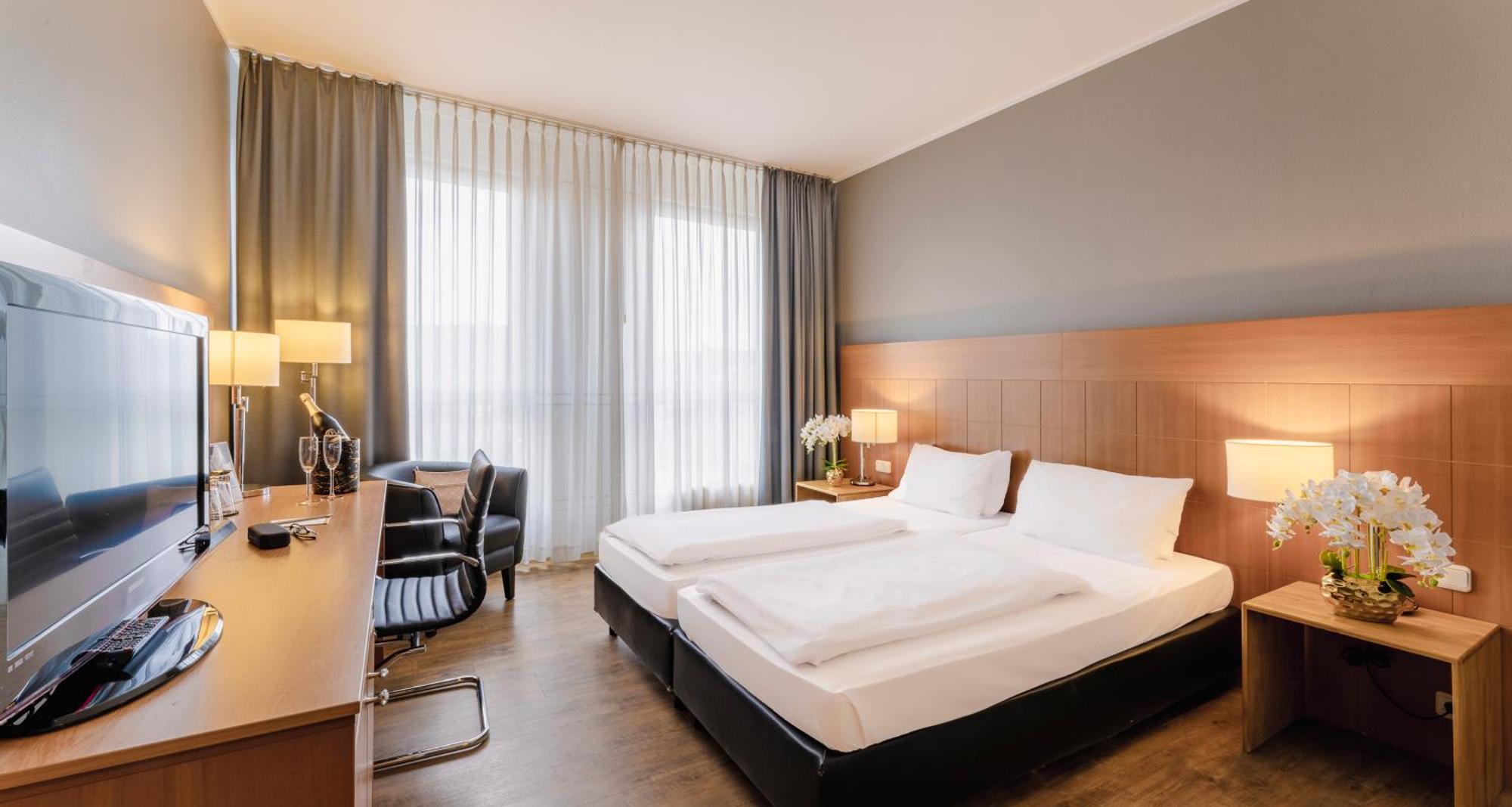 Plaza Premium Koeln Hotel Bagian luar foto